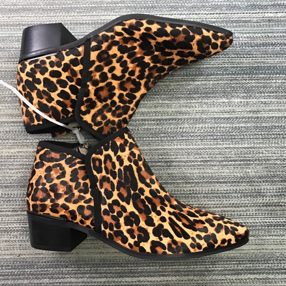 TREASURE & BOND ANIMAL PRINT ANKLE SHOES 7.5